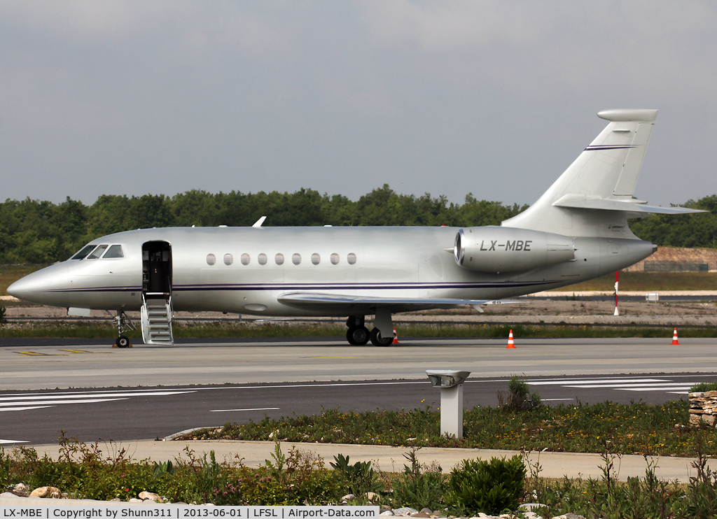 LX-MBE, 2003 Dassault Falcon 2000 C/N 208, Parked and waiting a new flight... Taken from the new airport of Brive
