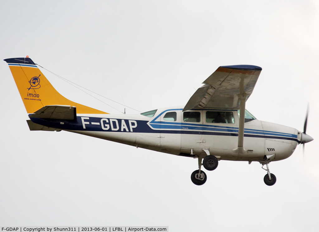 F-GDAP, Cessna U206G Stationair C/N U20605967, On landing...