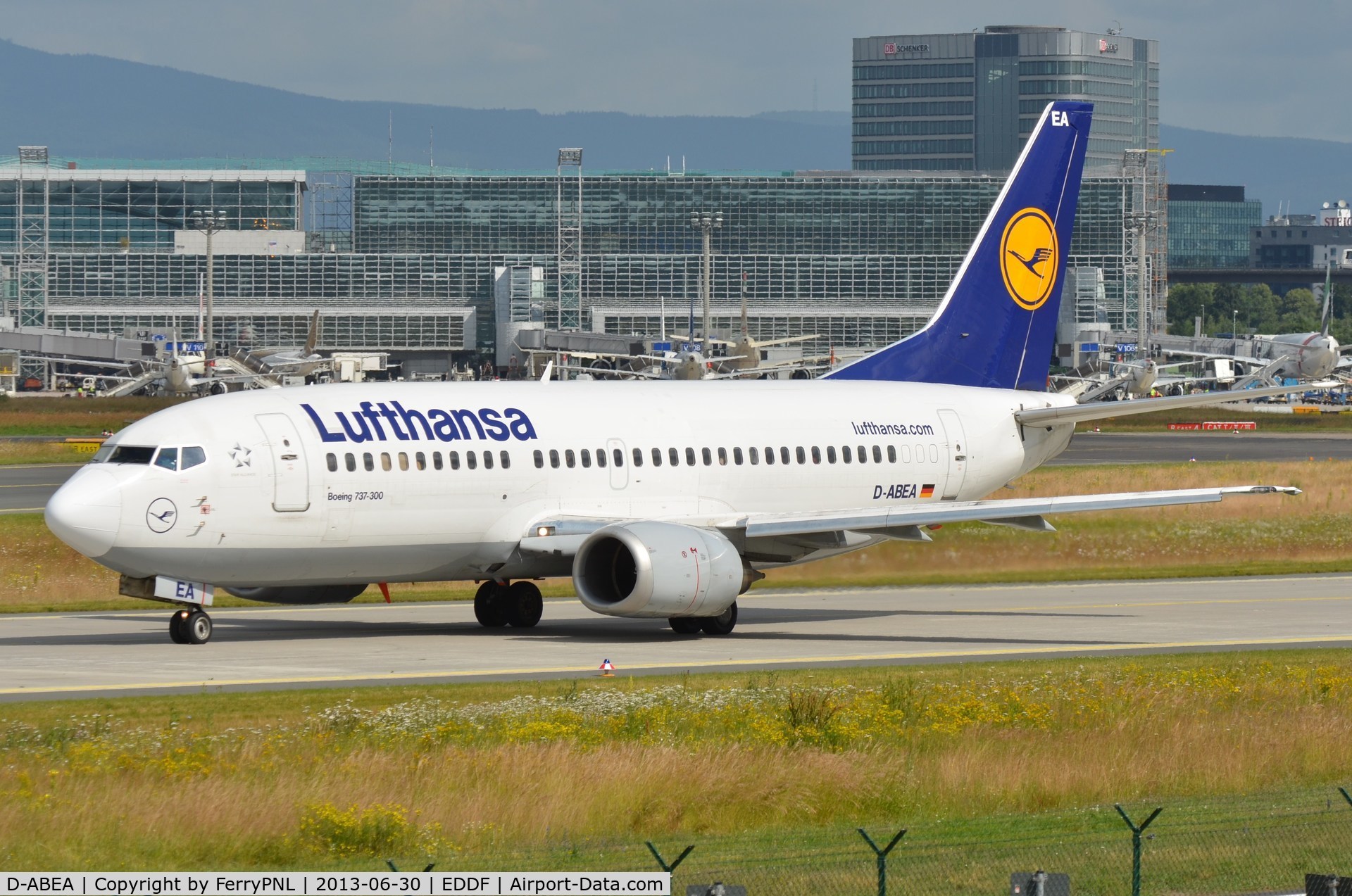 D-ABEA, 1990 Boeing 737-330 C/N 24565, Lufthansa B733 taxying out