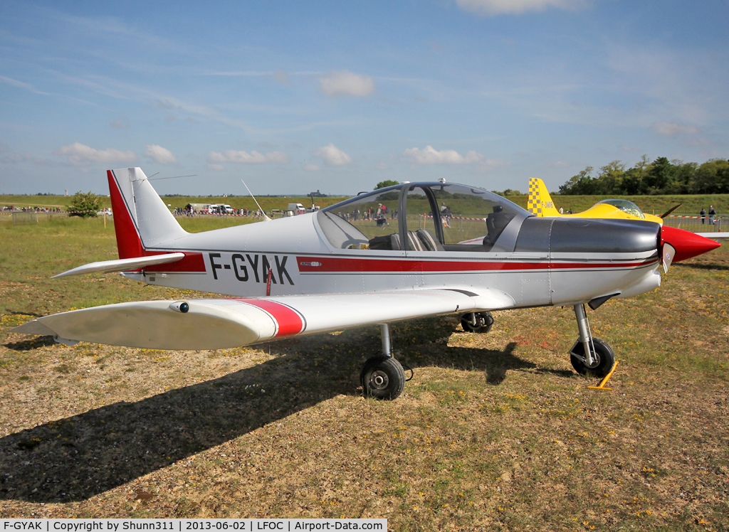 F-GYAK, Robin R-2120 U C/N 377, Parked in the grass during LFOC Open Day 2013