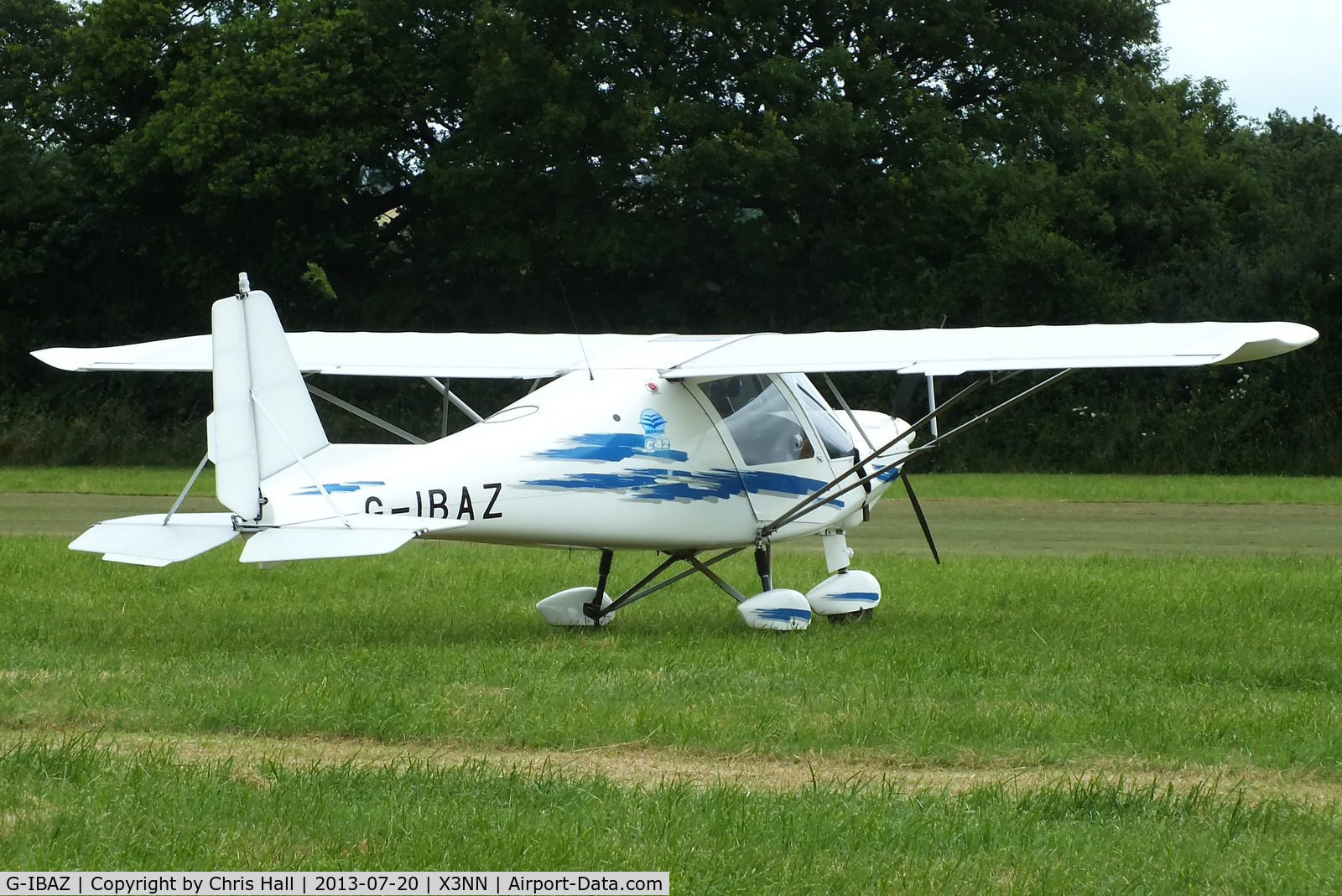 G-IBAZ, 2004 Comco Ikarus C42 FB100 C/N 0409-6622, at the Stoke Golding stakeout 2013