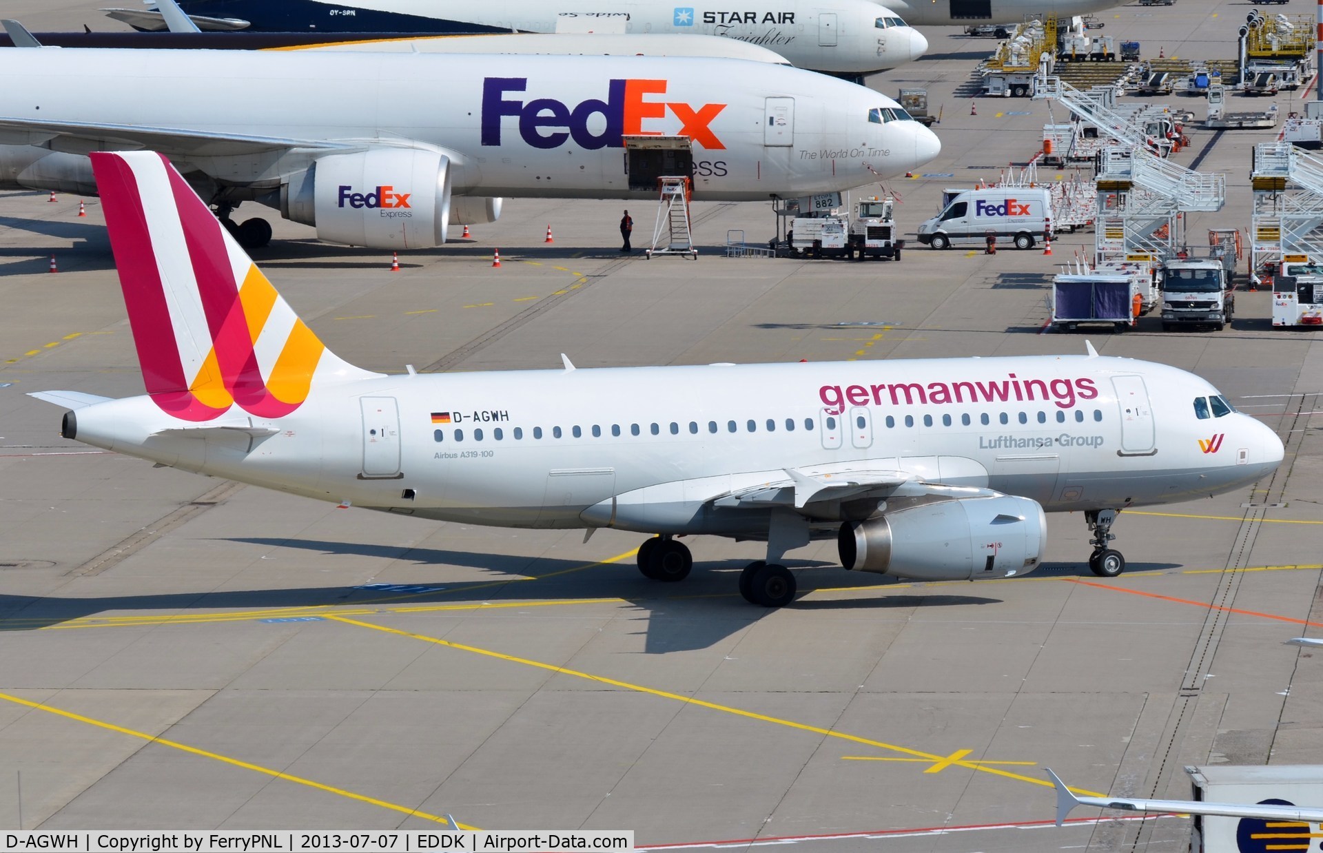 D-AGWH, 2007 Airbus A319-132 C/N 3352, Germanwings A319 taxying to its gate