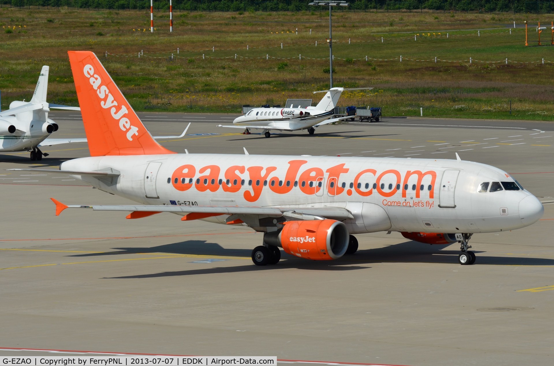 G-EZAO, 2006 Airbus A319-111 C/N 2769, Easyjet A319 taxying out