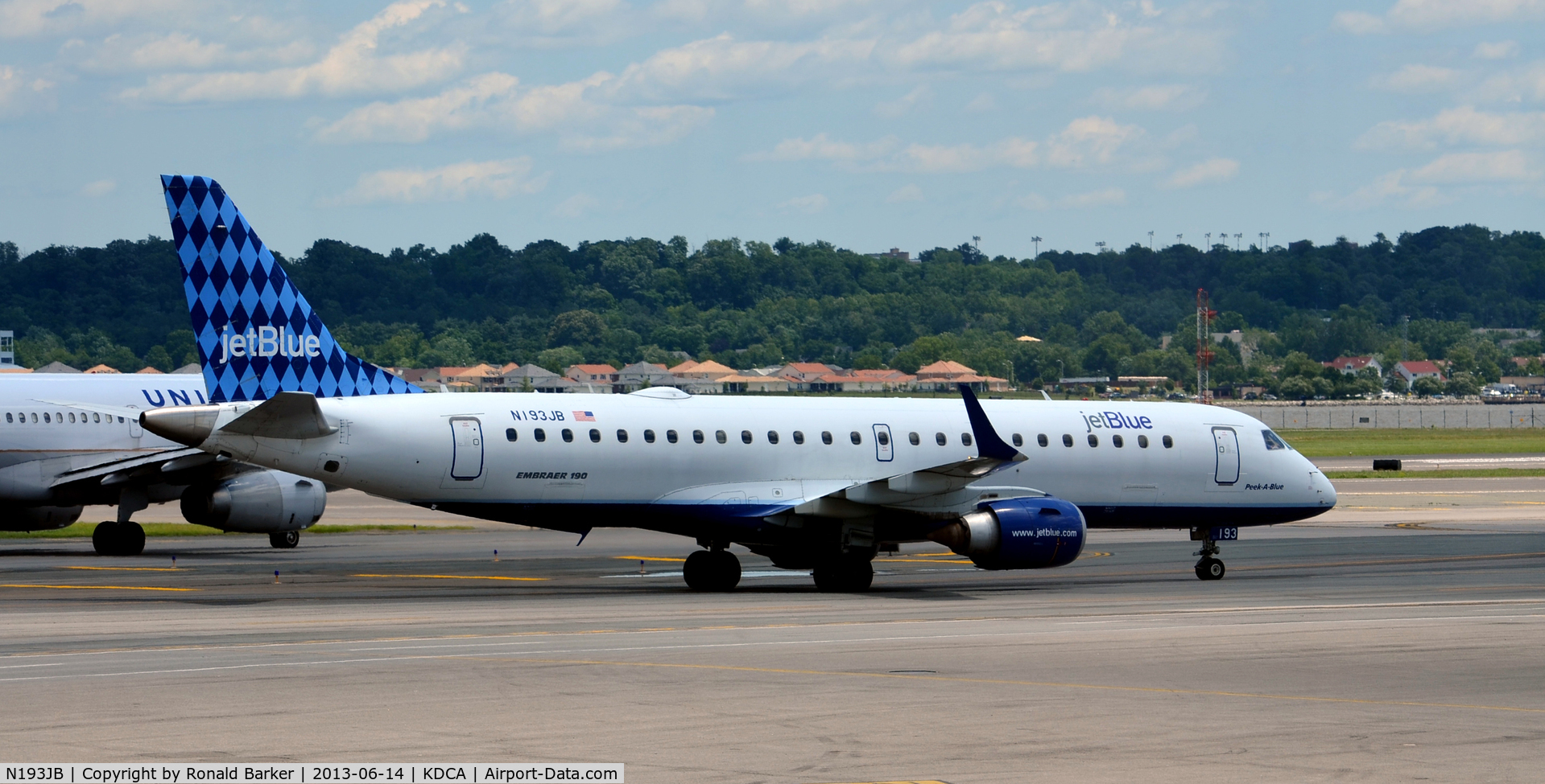 N193JB, 2005 Embraer 190AR (ERJ-190-100IGW) C/N 19000017, Peek a Blue  Taxi DCA