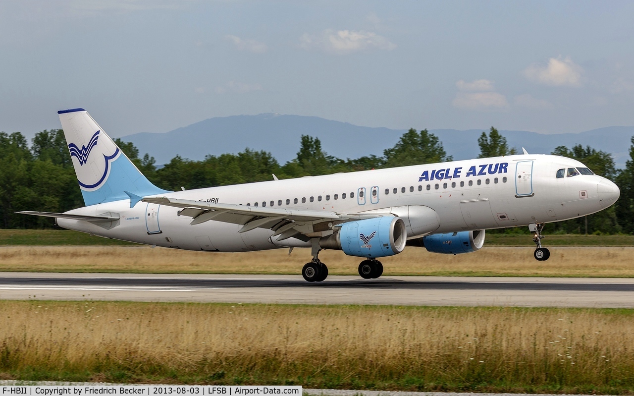 F-HBII, 2009 Airbus A320-214 C/N 3852, moments prior touchdown