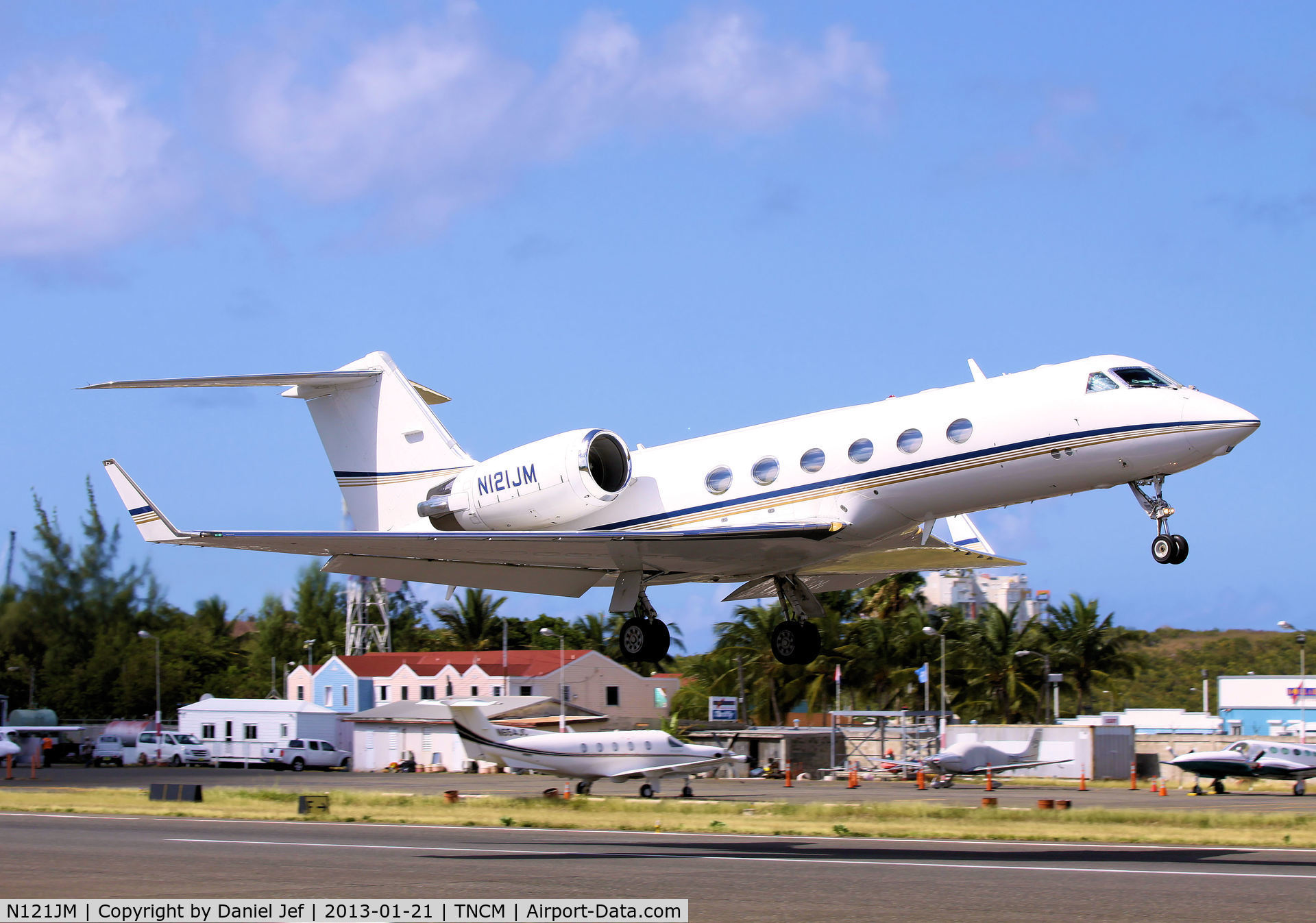 N121JM, 2000 Gulfstream Aerospace G-IV C/N 1399, N121JM