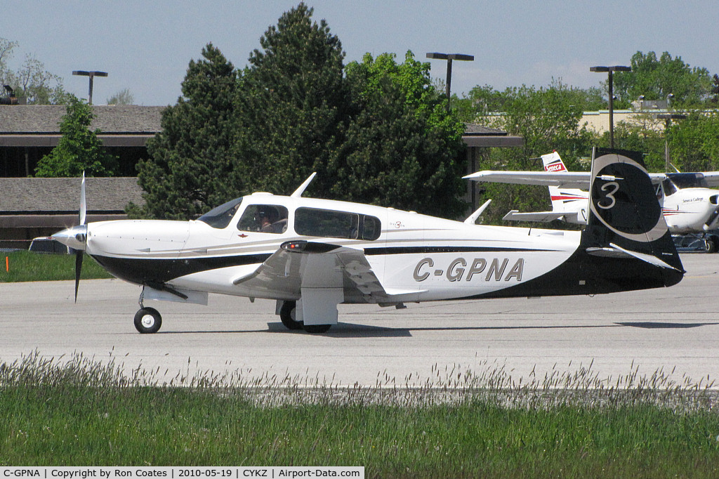 C-GPNA, 2007 Mooney M20R Ovation C/N 29-0487, This 2007 Mooney M2OR is waiting for clearance to takeoff on runway 33 at Buttonville Airport (YKZ)