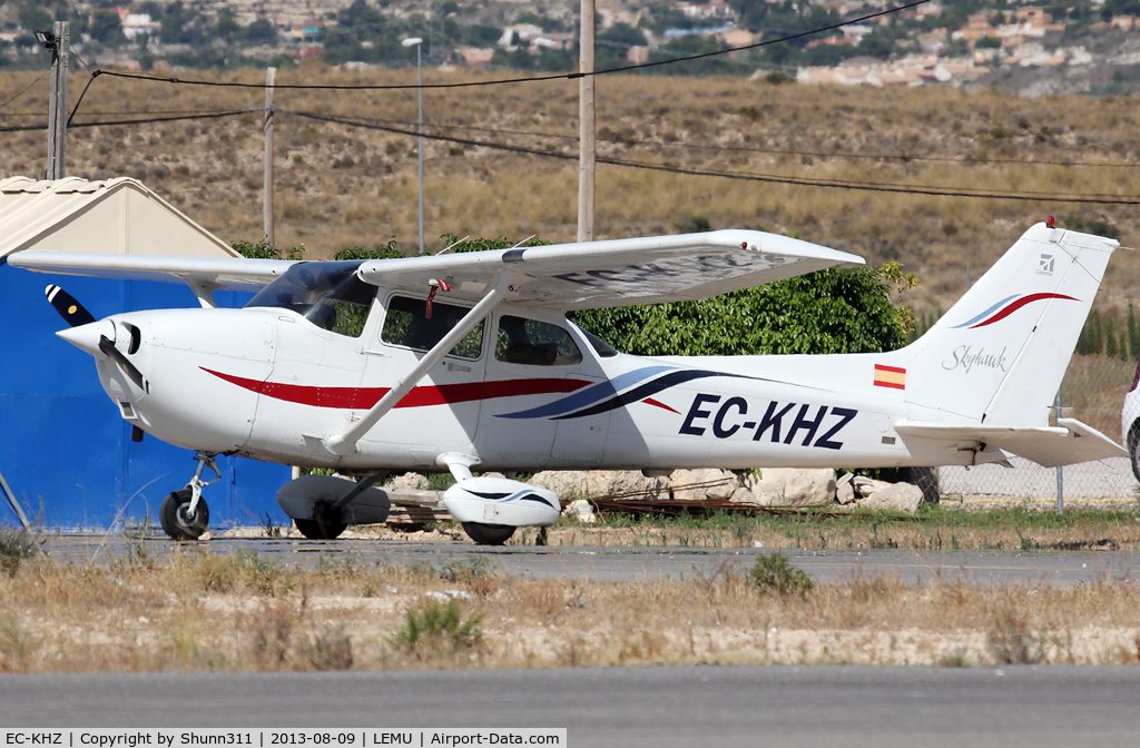 EC-KHZ, 1999 Cessna 172R C/N 17280824, Parked @ LEMU Ramp...