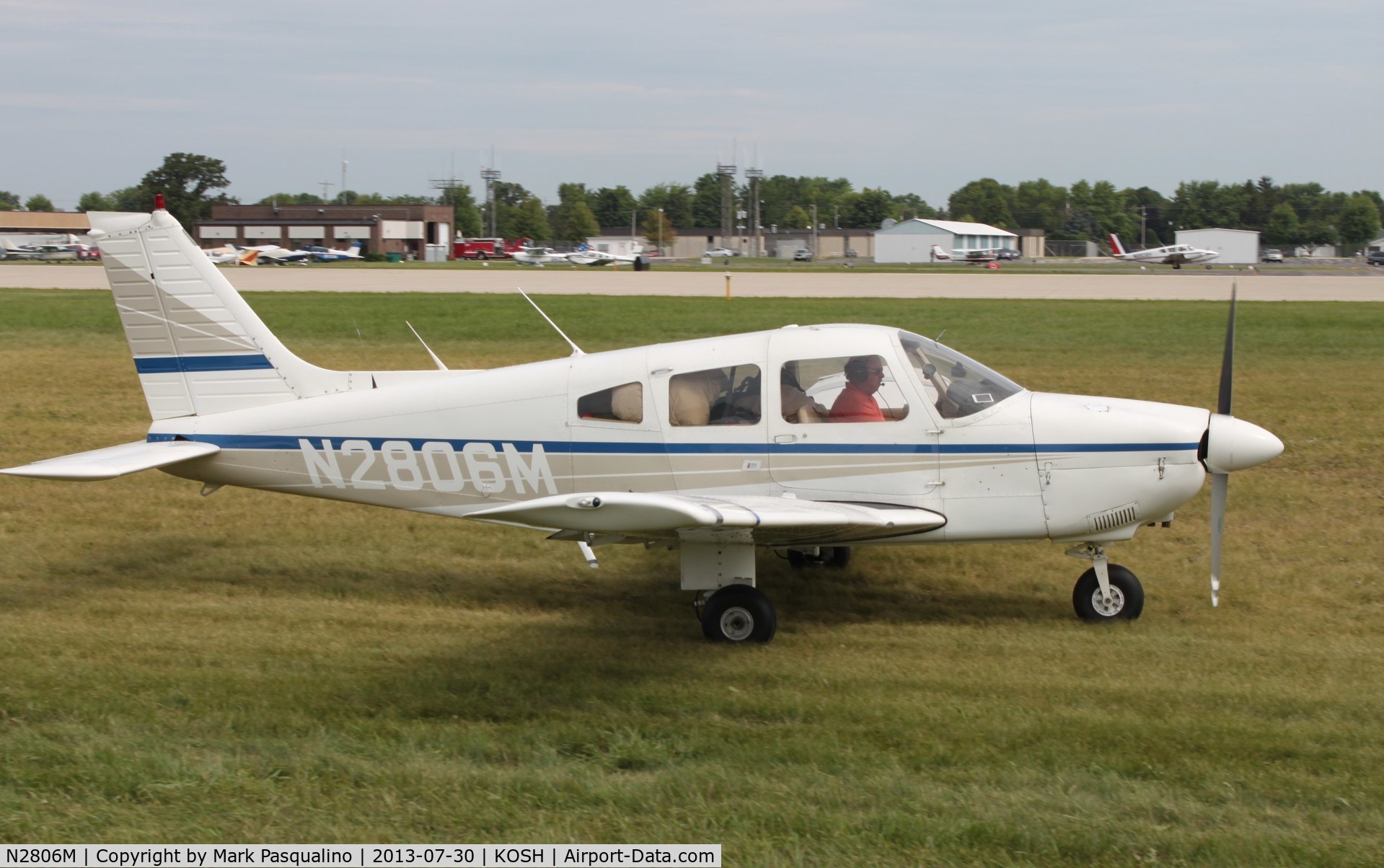 N2806M, 1977 Piper PA-28-181 Archer II C/N 28-7890270, Piper PA-28-181