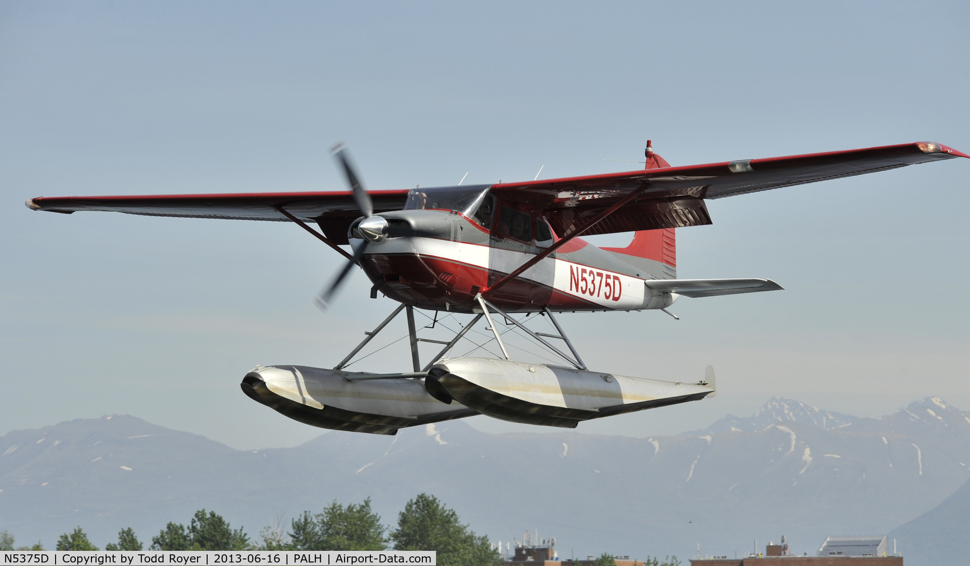 N5375D, 1958 Cessna 180A C/N 50273, Landing at Lake Hood