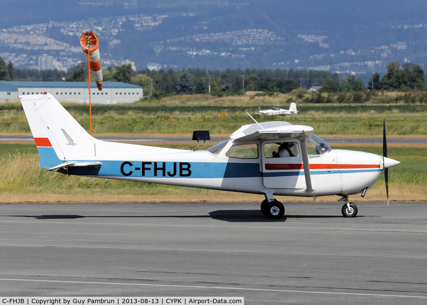 C-FHJB, 1977 Cessna 172N C/N 17268566, Getting ready to leave