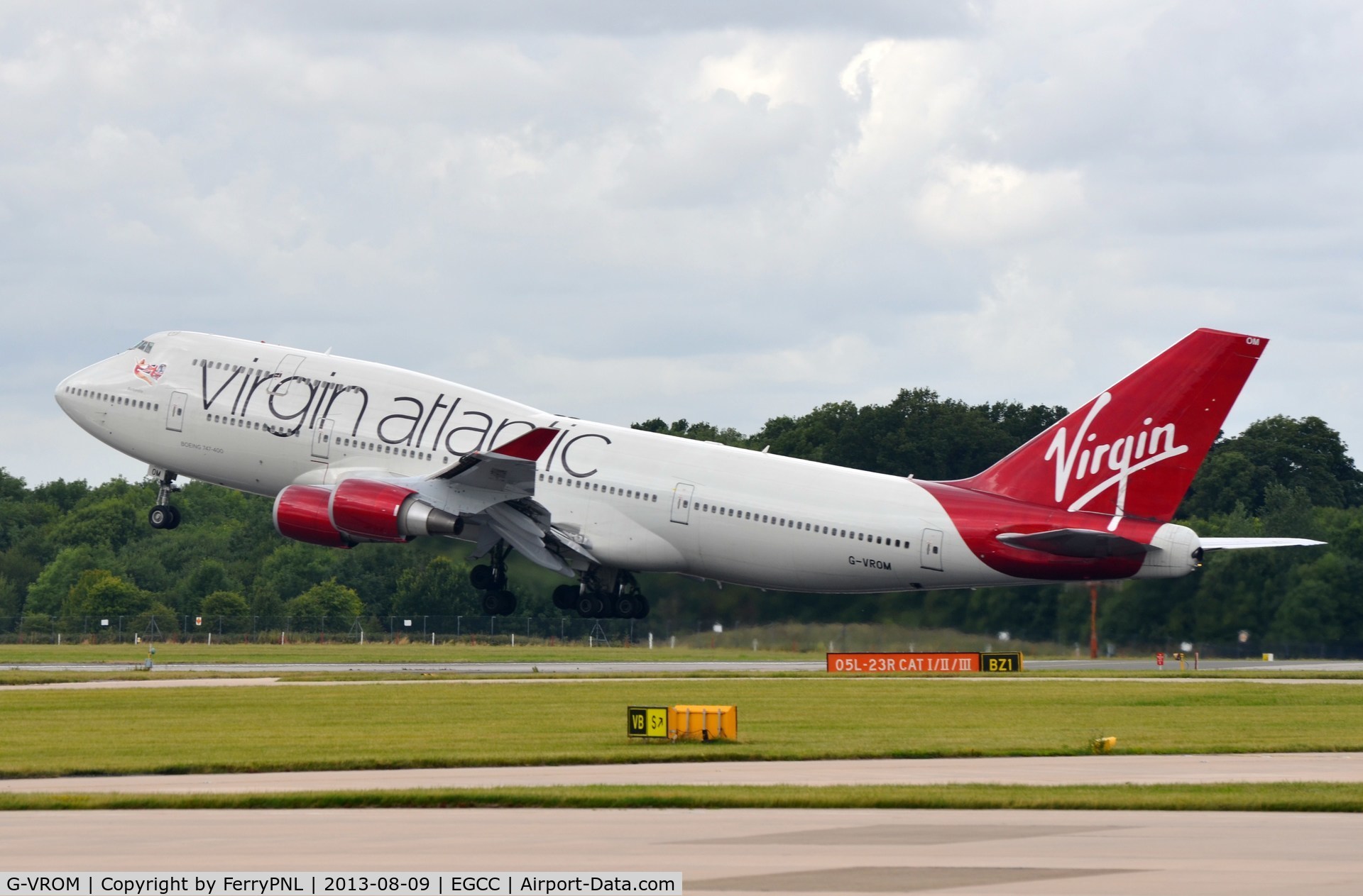 G-VROM, 2001 Boeing 747-443 C/N 32339, Virgin B744 starting its trans Atlantic flight