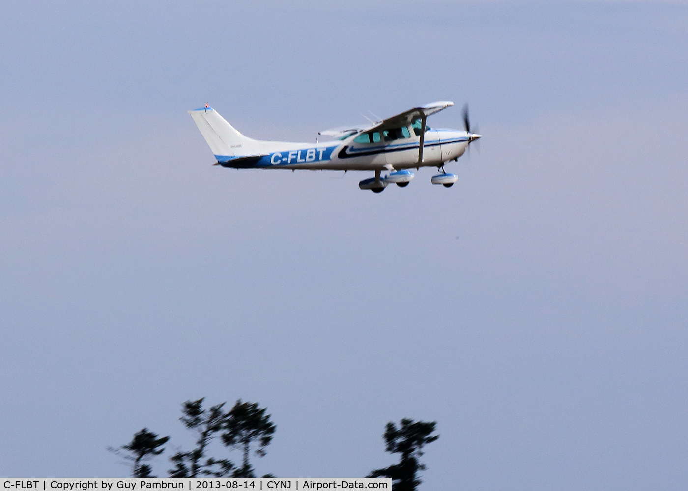 C-FLBT, 1978 Cessna 182 Skylane C/N 18266562, Far away shot of it taking off