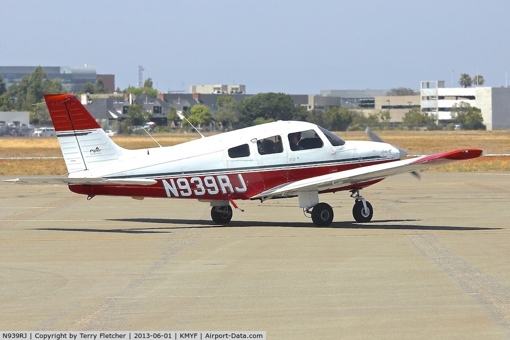 N939RJ, 1998 Piper PA-28-181 C/N 2843136, At Montgomery Field, San Diego, California