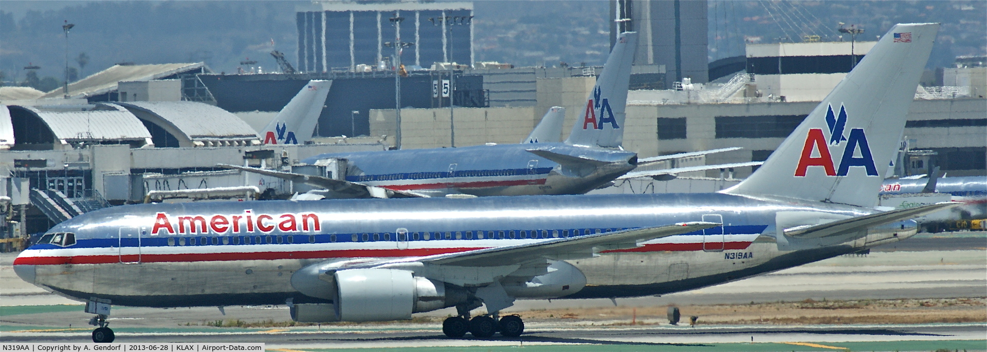 N319AA, 1985 Boeing 767-223 C/N 22320, American Airlines, the old iron seen here shortly after landing at Los Angeles Int´l(KLAX)