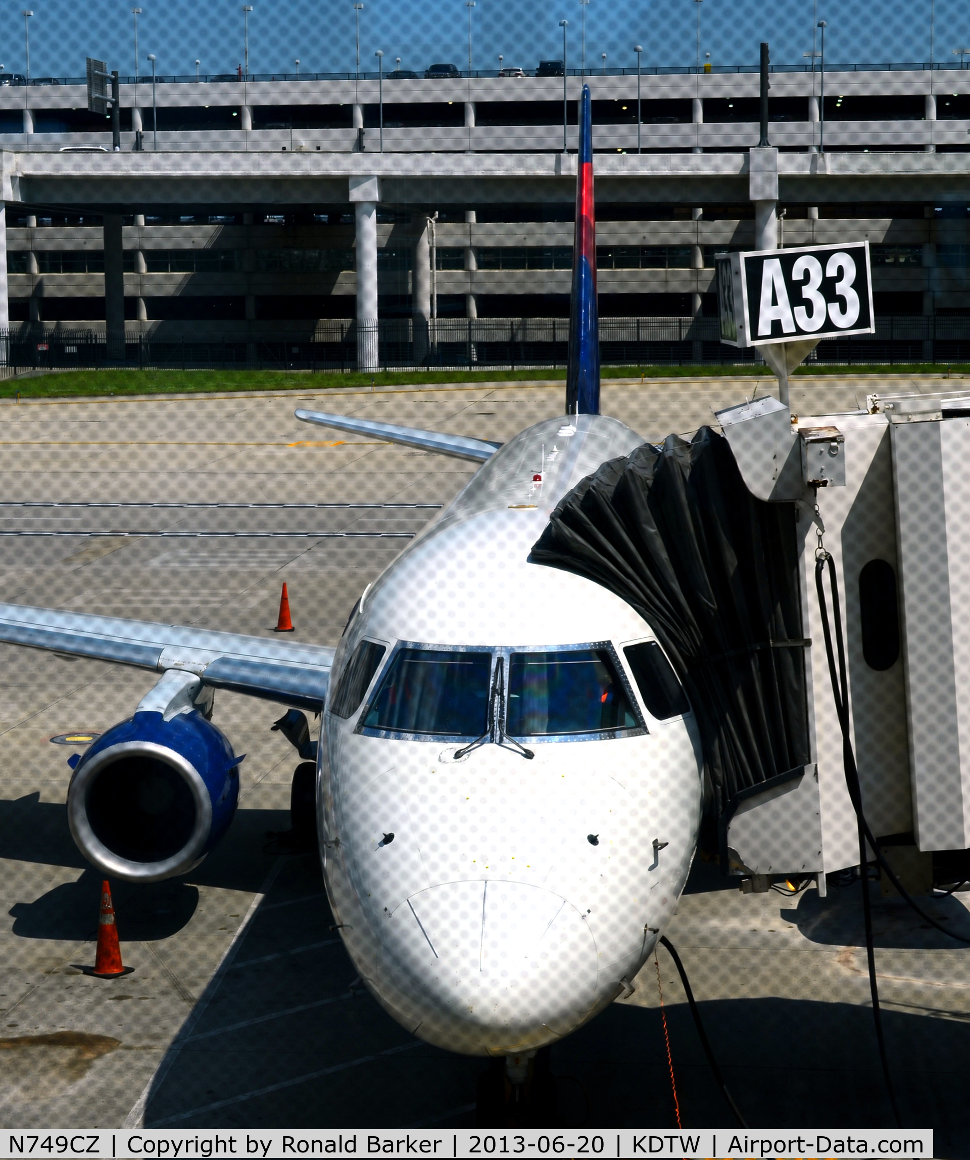 N749CZ, Embraer 170LR (ERJ-170-100LR) C/N 17000227, Gate A33 Detroit