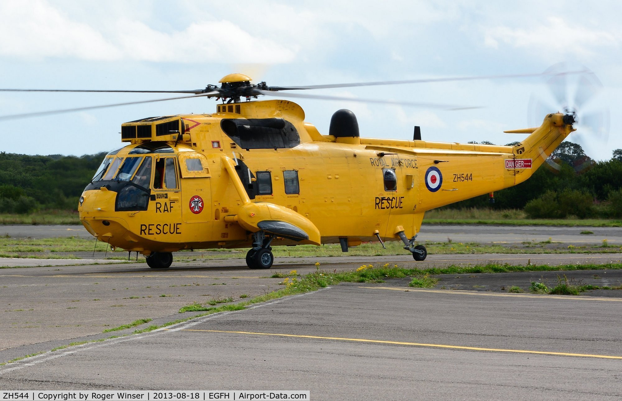 ZH544, Westland Sea King HAR.3A C/N WA1010, Visiting SAR Sea King of 22 Squadron RAF arriving to take on fuel.