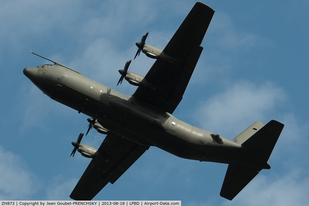 ZH873, 1997 Lockheed Martin C-130J-30 Hercules C.4 C/N 382-5457, touch and go