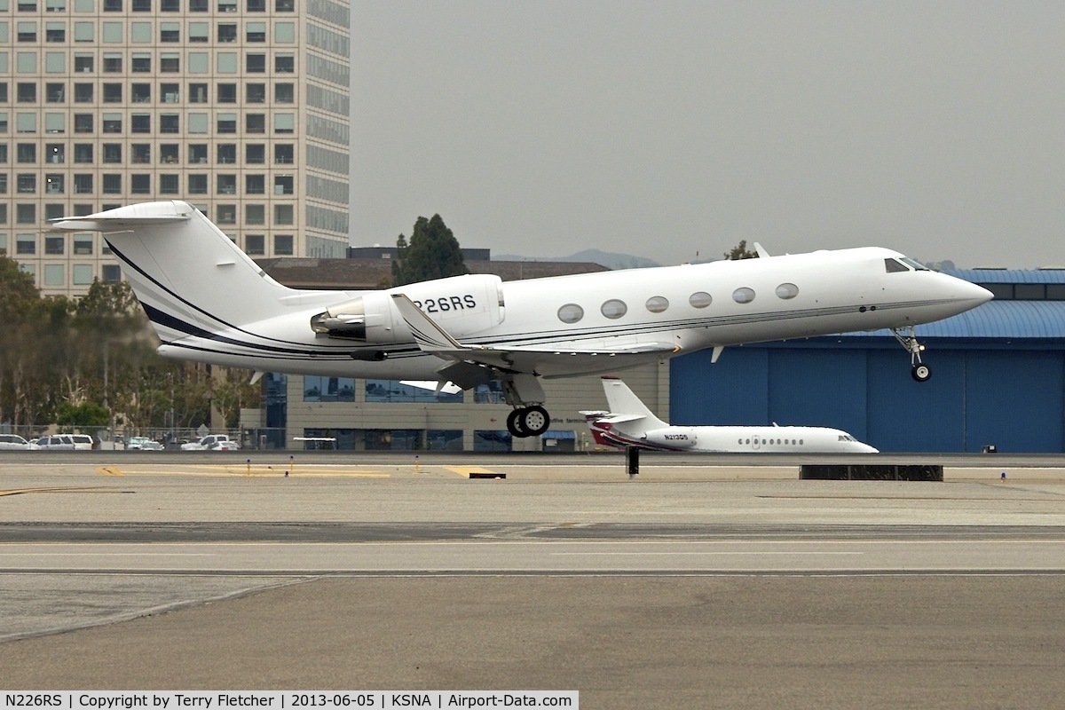 N226RS, 2002 Gulfstream Aerospace G-IV C/N 1479, At John Wayne Airport , Santa Ana , California