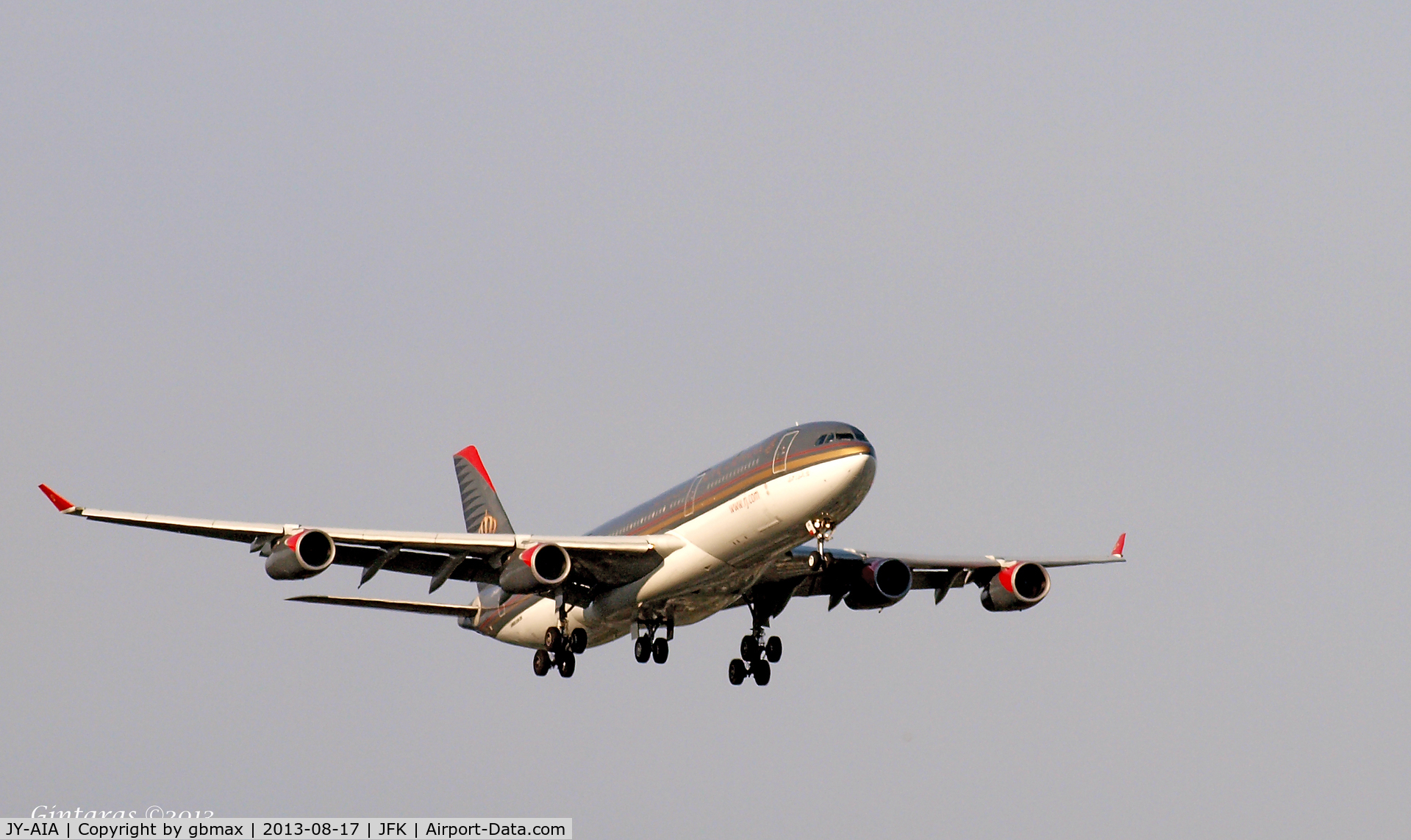 JY-AIA, 1993 Airbus A340-211 C/N 038, Seconds before landing on L22, JFK