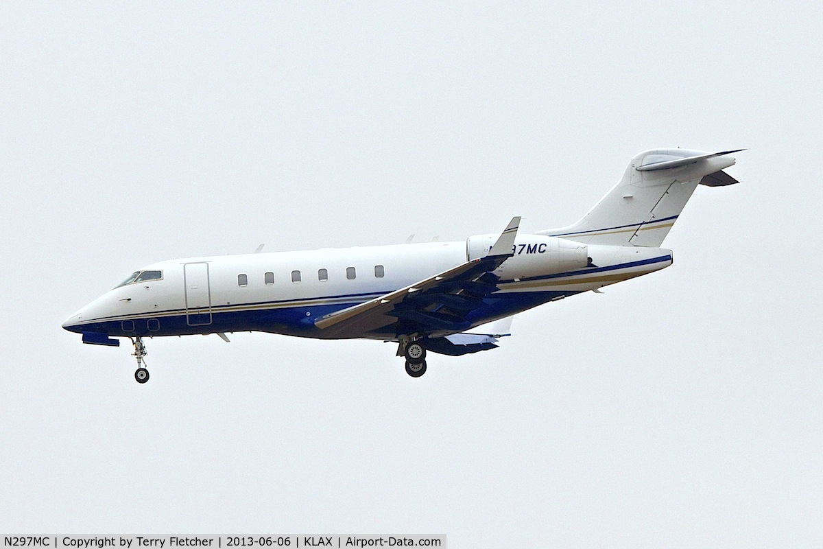 N297MC, 2006 Bombardier Challenger 300 (BD-100-1A10) C/N 20127, At Los Angeles Airport , California