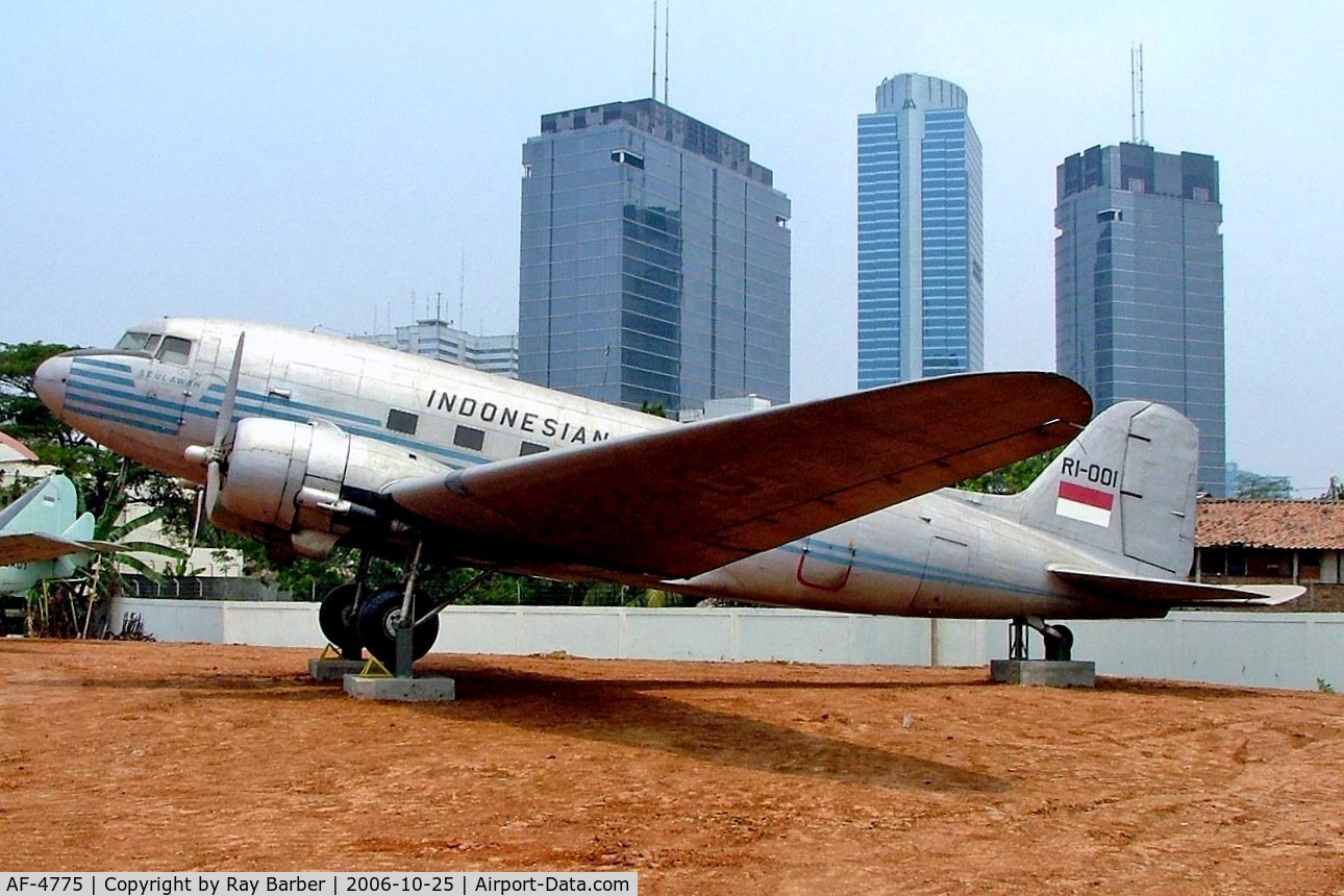 AF-4775, 1945 Douglas DC-3  (C-47B-45-DK) C/N 16968/34228, Douglas DC3C-47B-45-DK [16968/34228] Jakarta-Selantan~PK 25/10/2006. RI-001 was cancelled and the other marked RI-001 is T-462 displayed at Jakarta-Kampung Rambutan~PK.