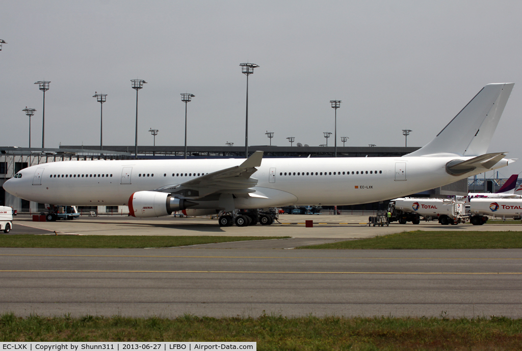 EC-LXK, 2013 Airbus A330-302 C/N 1426, Ready for delivery but in all white c/s...