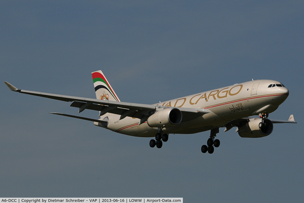 A6-DCC, 2013 Airbus A330-243F C/N 1414, Etihad Airbus 330-200