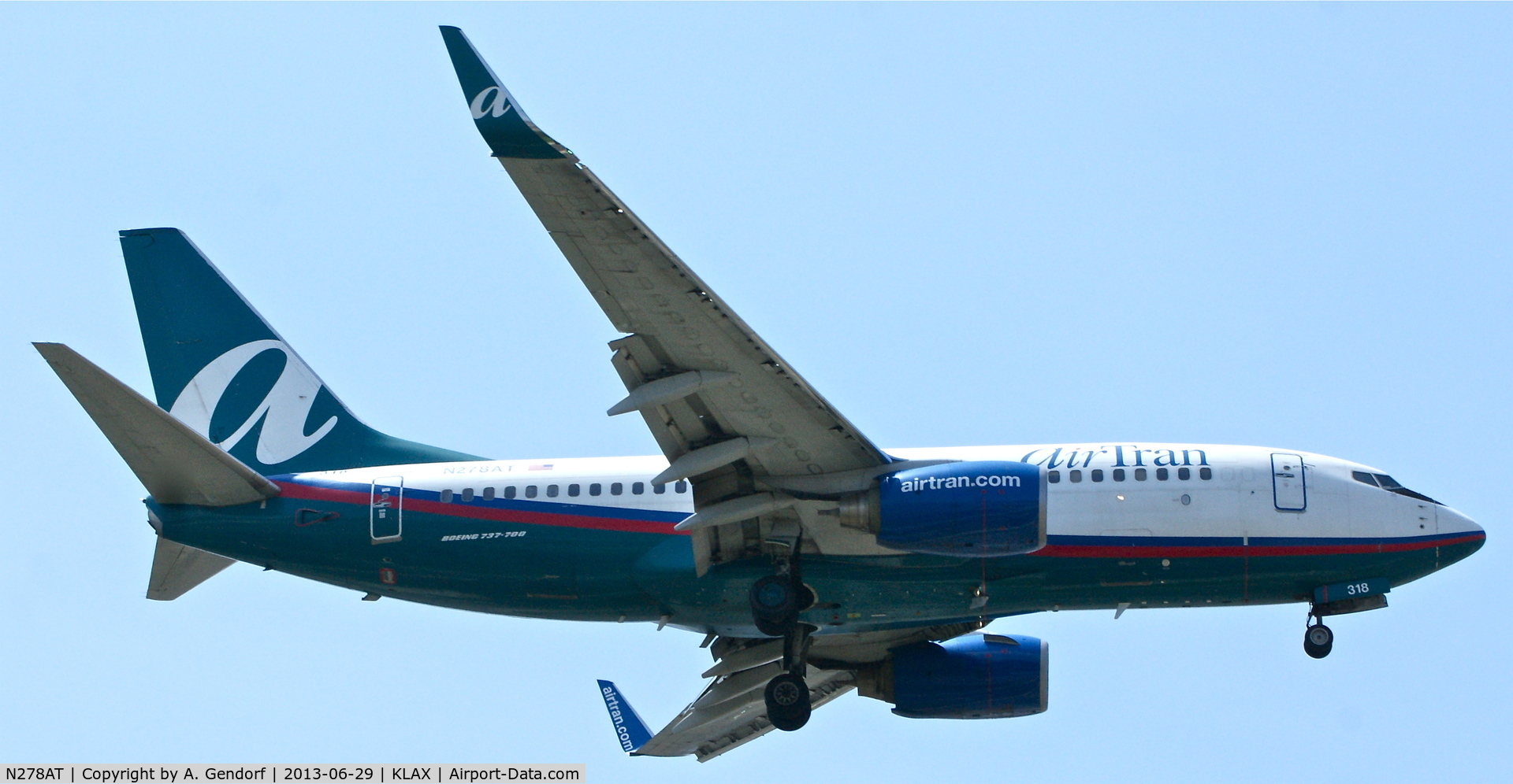 N278AT, 2005 Boeing 737-76N C/N 32665, Air Tran, seen here arriving from Atlanta(KATL) at Los Angeles Int´l(KLAX)