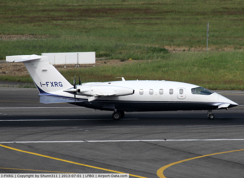 I-FXRG, 2006 Piaggio P-180 Avanti II C/N 1112, Lining up rwy 14R for departure...