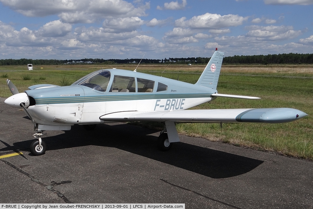 F-BRUE, Piper PA-28R-200 Cherokee Arrow C/N 28R-35364, aéroclub de Lognes
