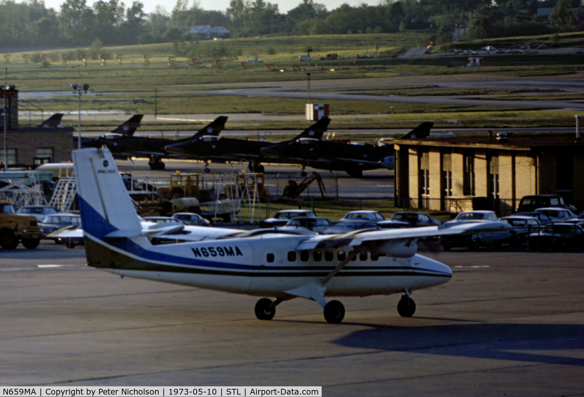 N659MA, 1969 De Havilland Canada DHC-6-200 Twin Otter C/N 229, Twin Otter 200 of Air Illinois as seen at St. Louis in May 1973.