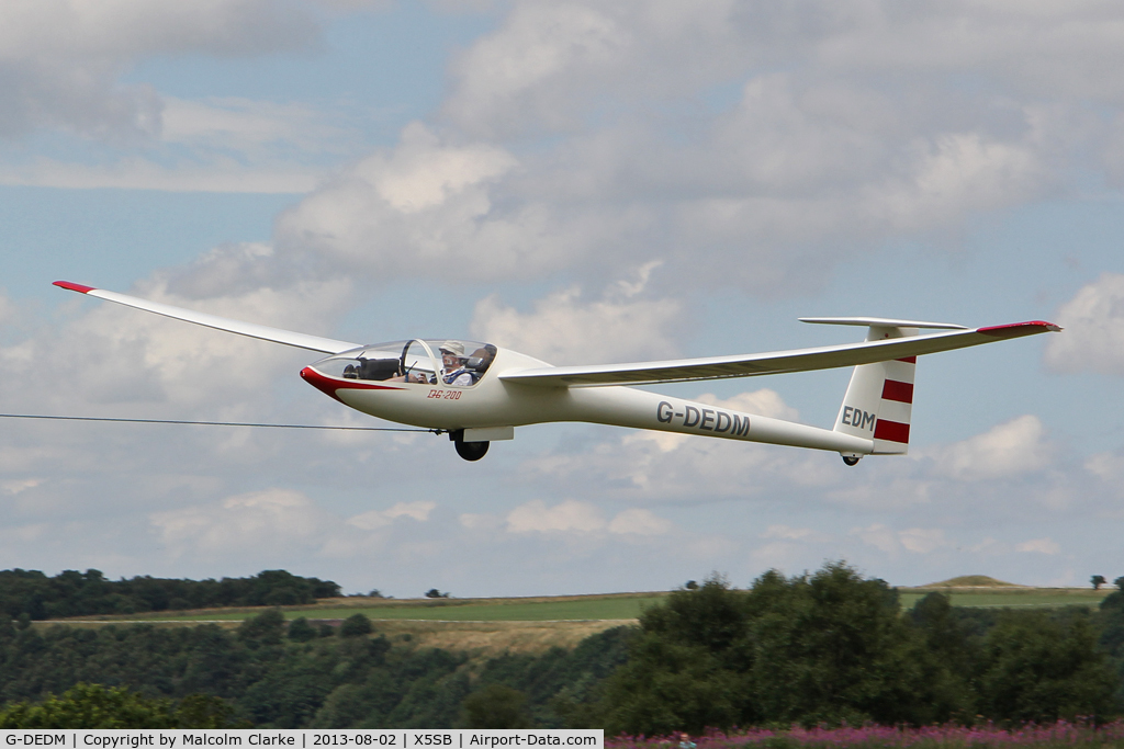 G-DEDM, 1980 Glaser-Dirks DG-200 C/N 2-98, Glaser-Dirks DG-200 being launched for a cross country flight during The Northern Regional Gliding Competition, Sutton Bank, North Yorks, August 2nd 2013.