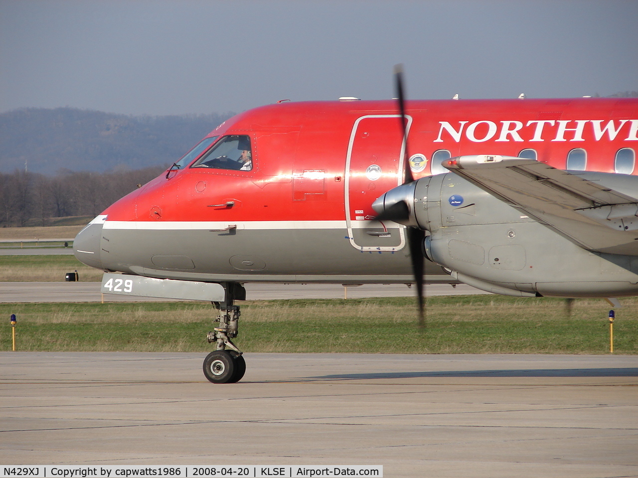 N429XJ, 1997 Saab 340B C/N 340B-429, Mesaba arriving from MSP.