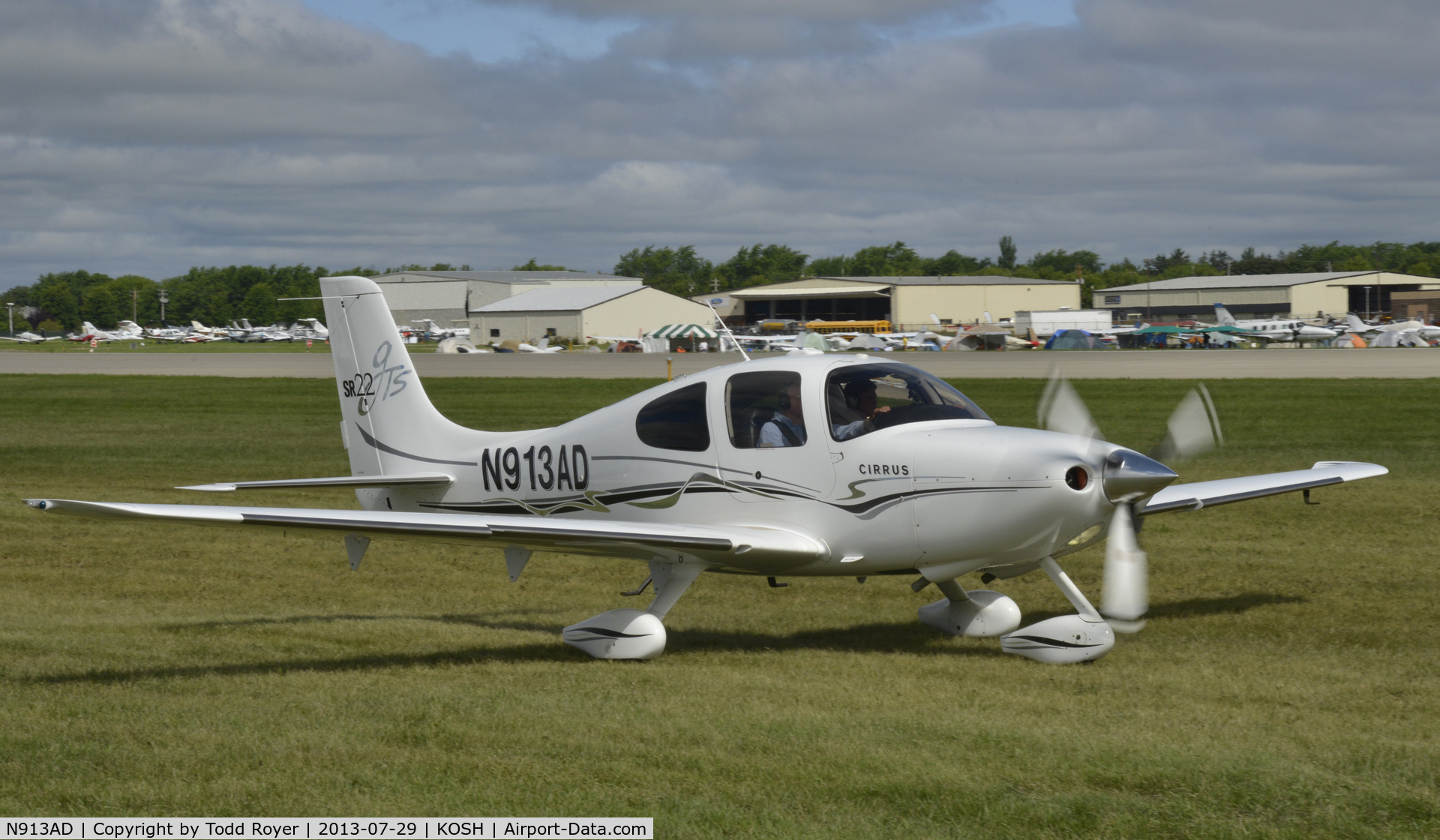 N913AD, 2005 Cirrus SR22 GTS C/N 1520, Airventure 2013