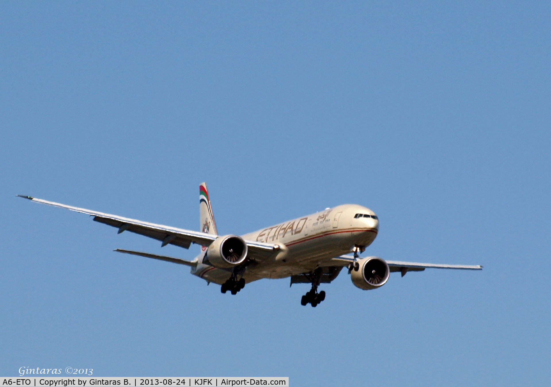 A6-ETO, 2013 Boeing 777-3FX/ER C/N 39690, Going to a landing on 22L @ JFK