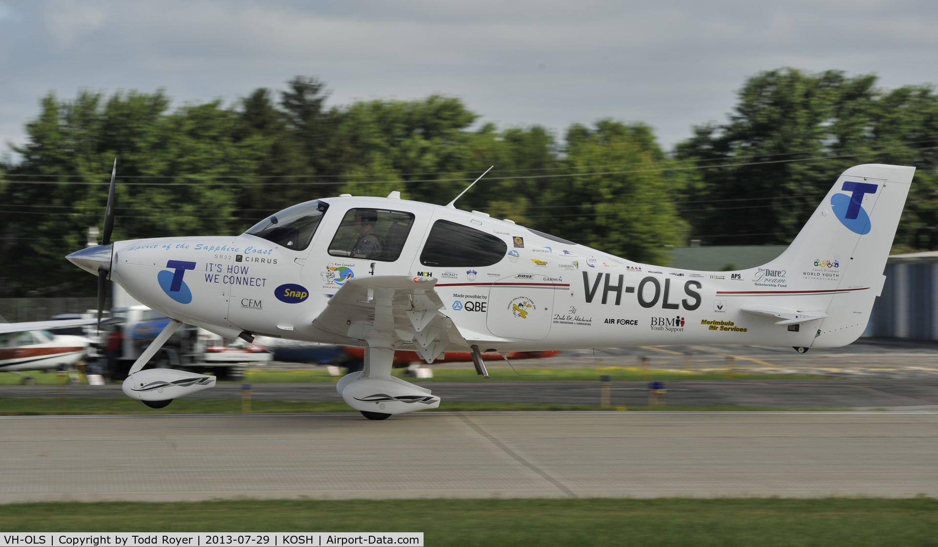 VH-OLS, 2009 Cirrus SR22 C/N 3479, Airventure 2013