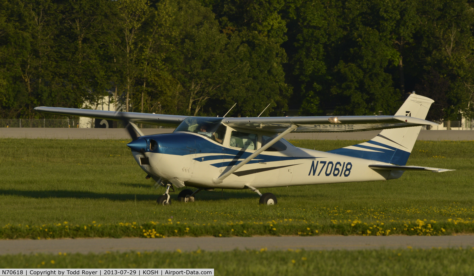 N70618, 1968 Cessna 182M Skylane C/N 18259328, Airventure 2013