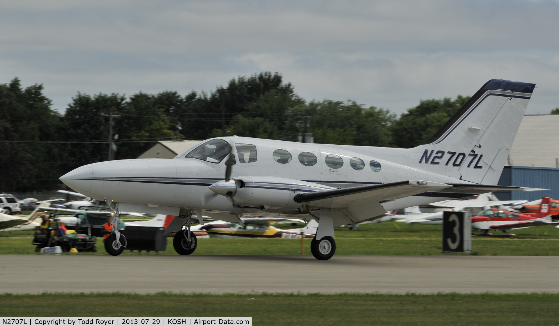 N2707L, 1980 Cessna 414A Chancellor C/N 414A0609, Airventure 2013