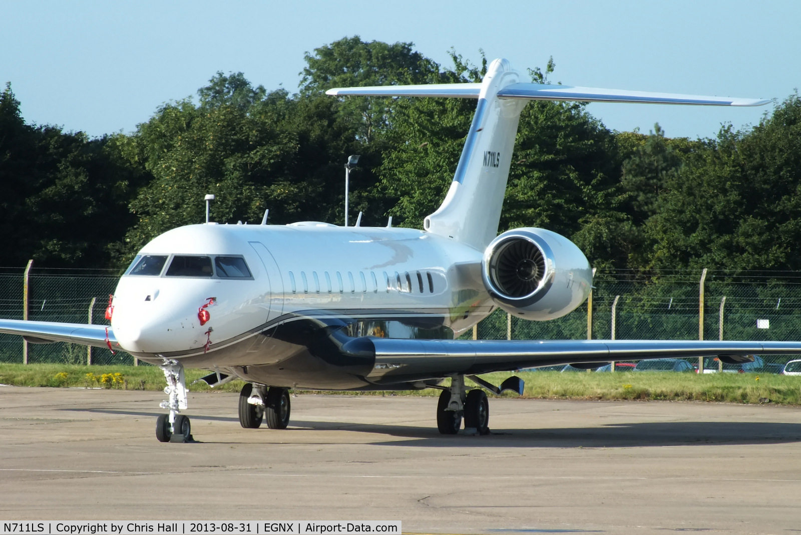 N711LS, 2012 Bombardier BD-700-1A10 Global 6000 C/N 9476, SHL Corporate Aviation