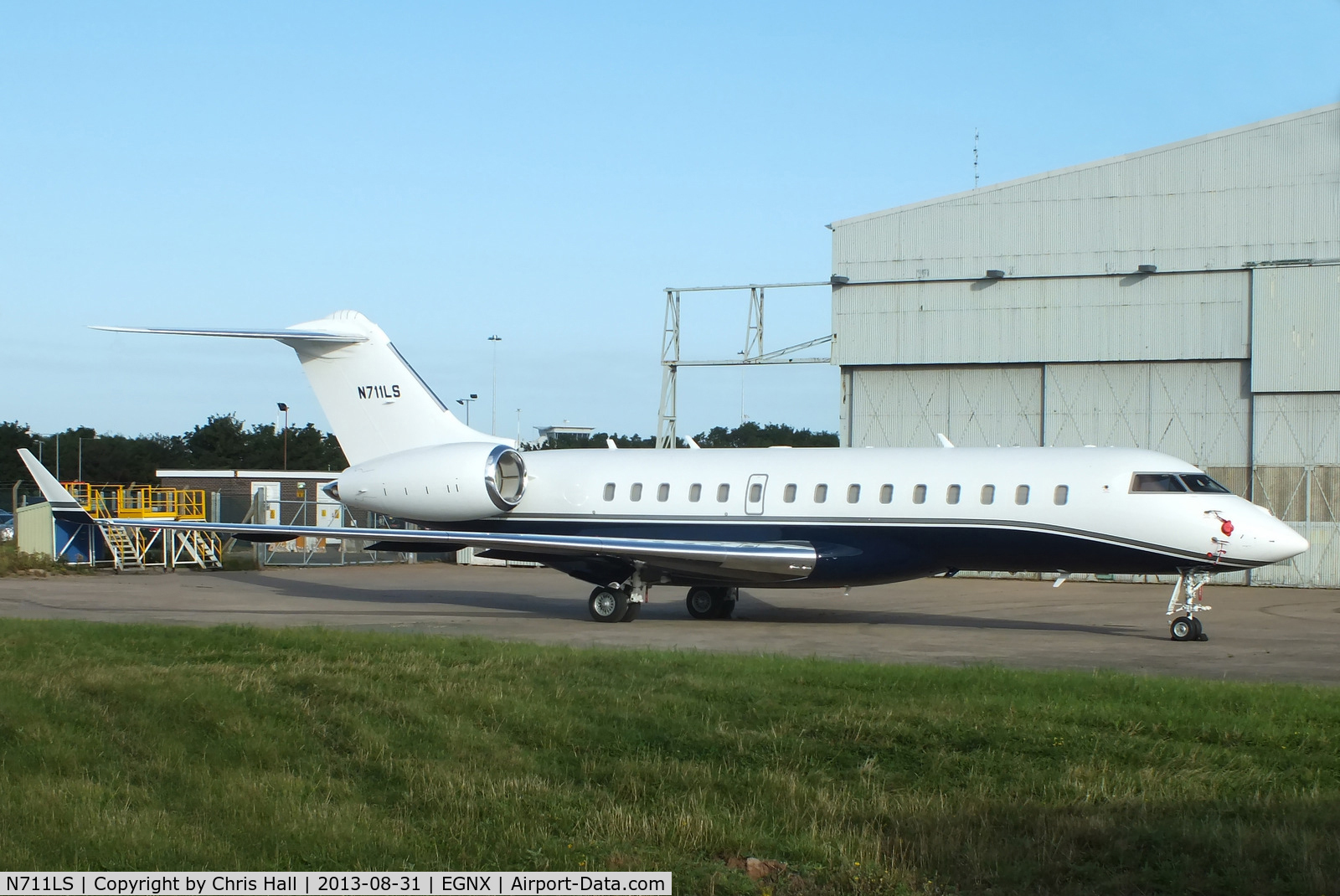N711LS, 2012 Bombardier BD-700-1A10 Global 6000 C/N 9476, SHL Corporate Aviation