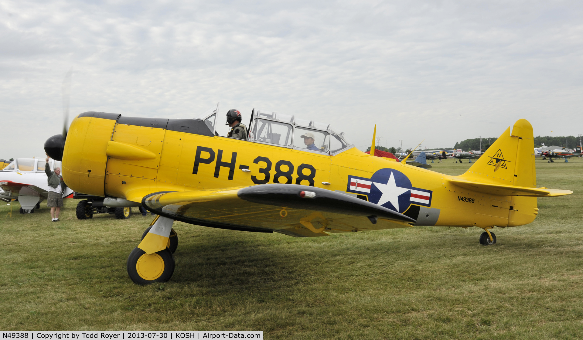 N49388, 1950 North American T-6G Texan C/N 168-169, Airventure 2013