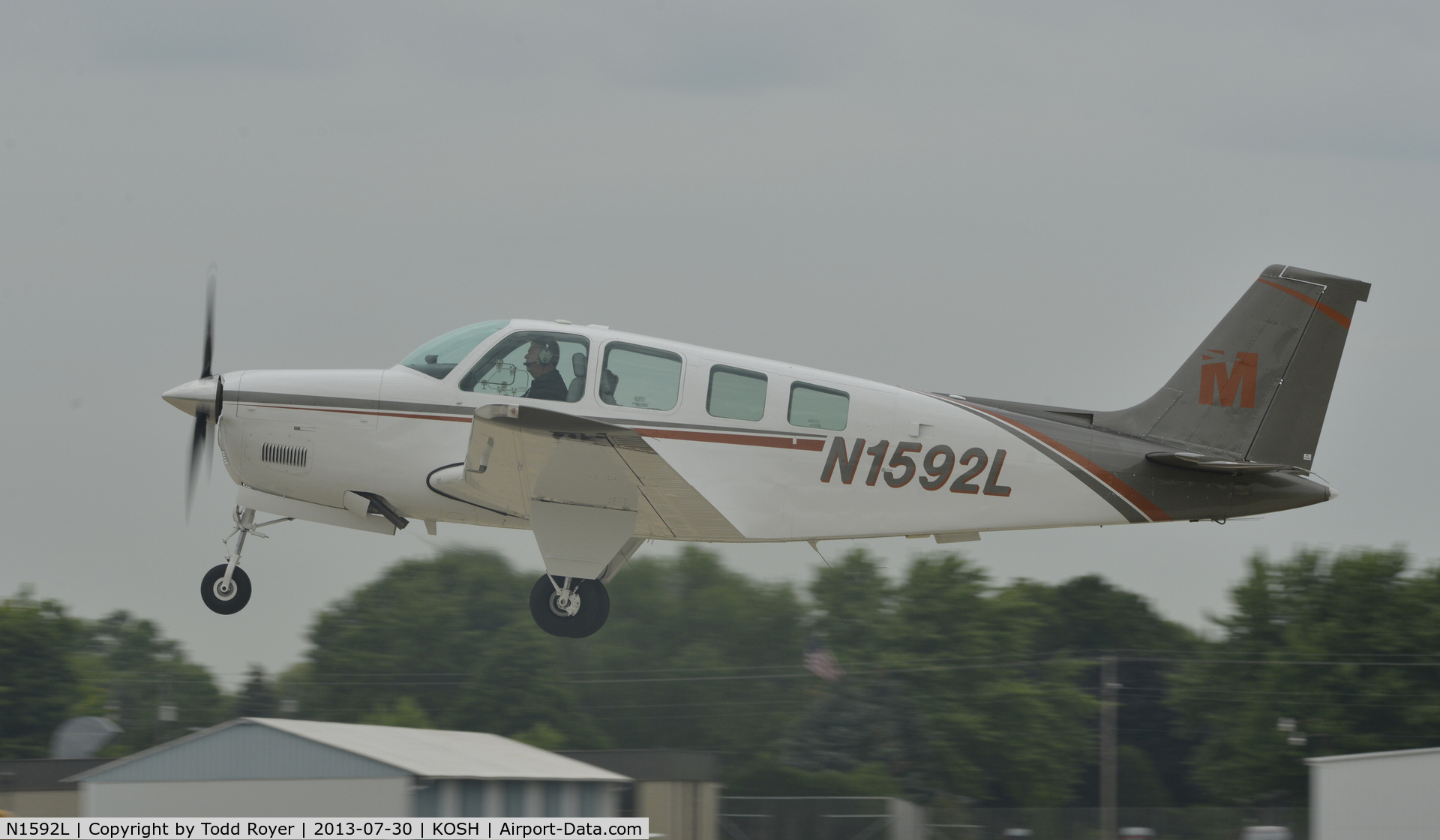 N1592L, 1976 Beech A36 Bonanza 36 C/N E-832, Airventure 2013
