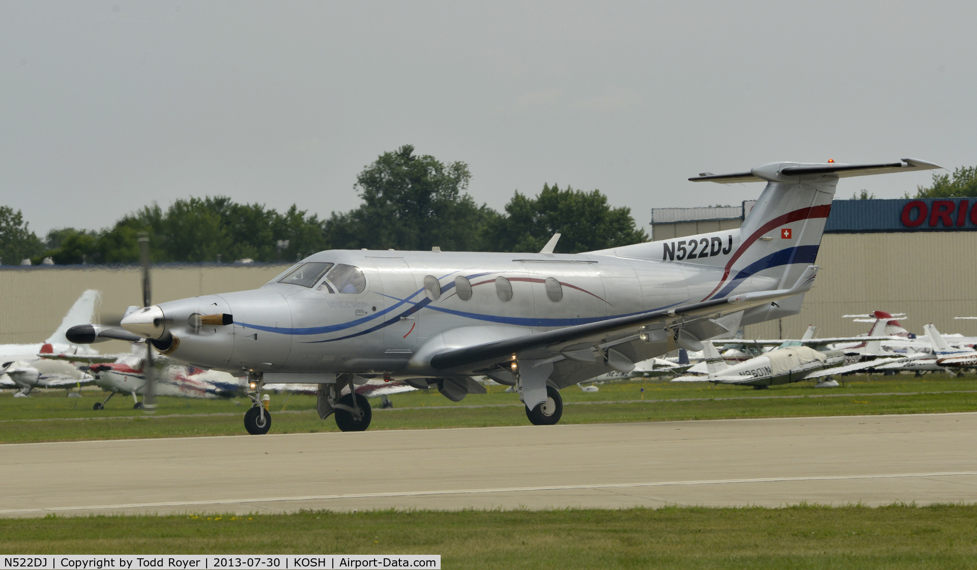 N522DJ, 2004 Pilatus PC-12/45 C/N 539, Airventure 2013