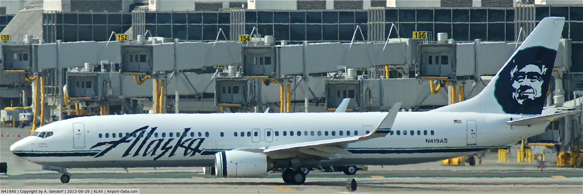 N419AS, 2013 Boeing 737-990/ER C/N 41734, Alaska Airlines, seen here taxiing at Los Angeles Int´l(KLAX)