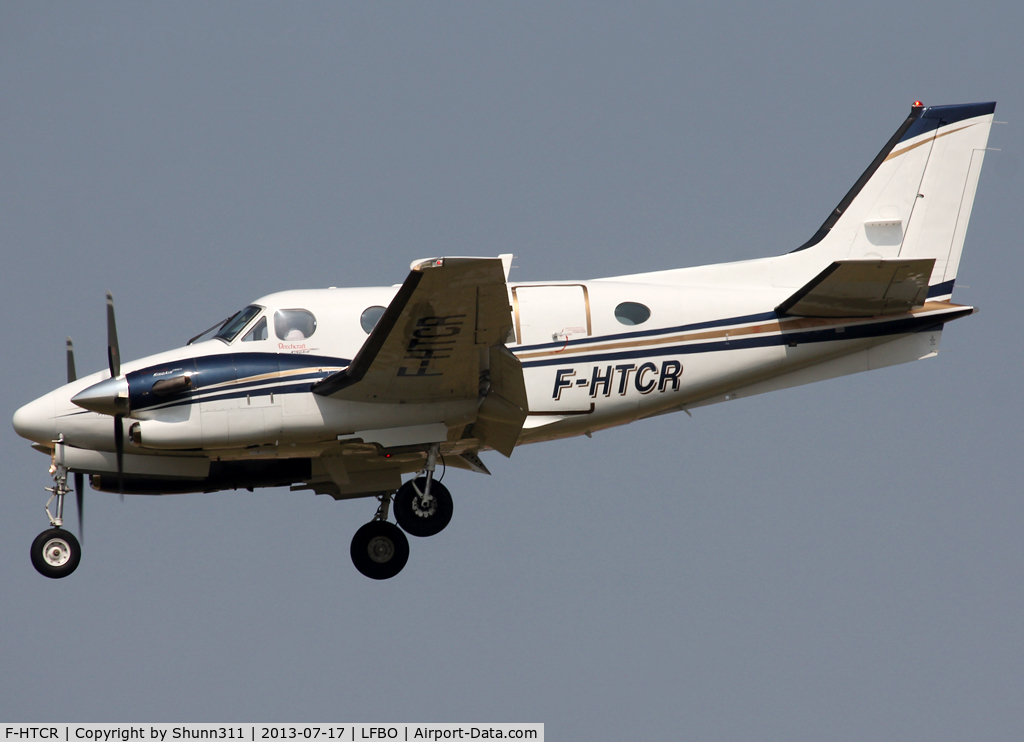 F-HTCR, 2008 Hawker Beechcraft C90GTI King Air C/N LJ-1887, Landing rwy 32L