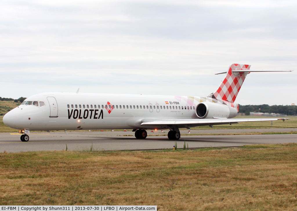 EI-FBM, 2005 Boeing 717-200 C/N 55192, Taxiing to the Terminal...