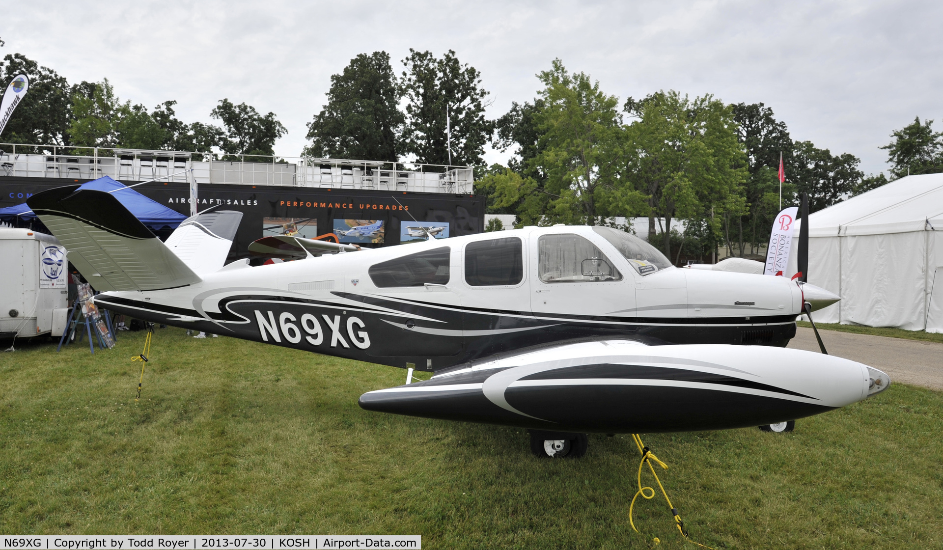 N69XG, 1976 Beech V35B Bonanza C/N D-9859, Airventure 2013