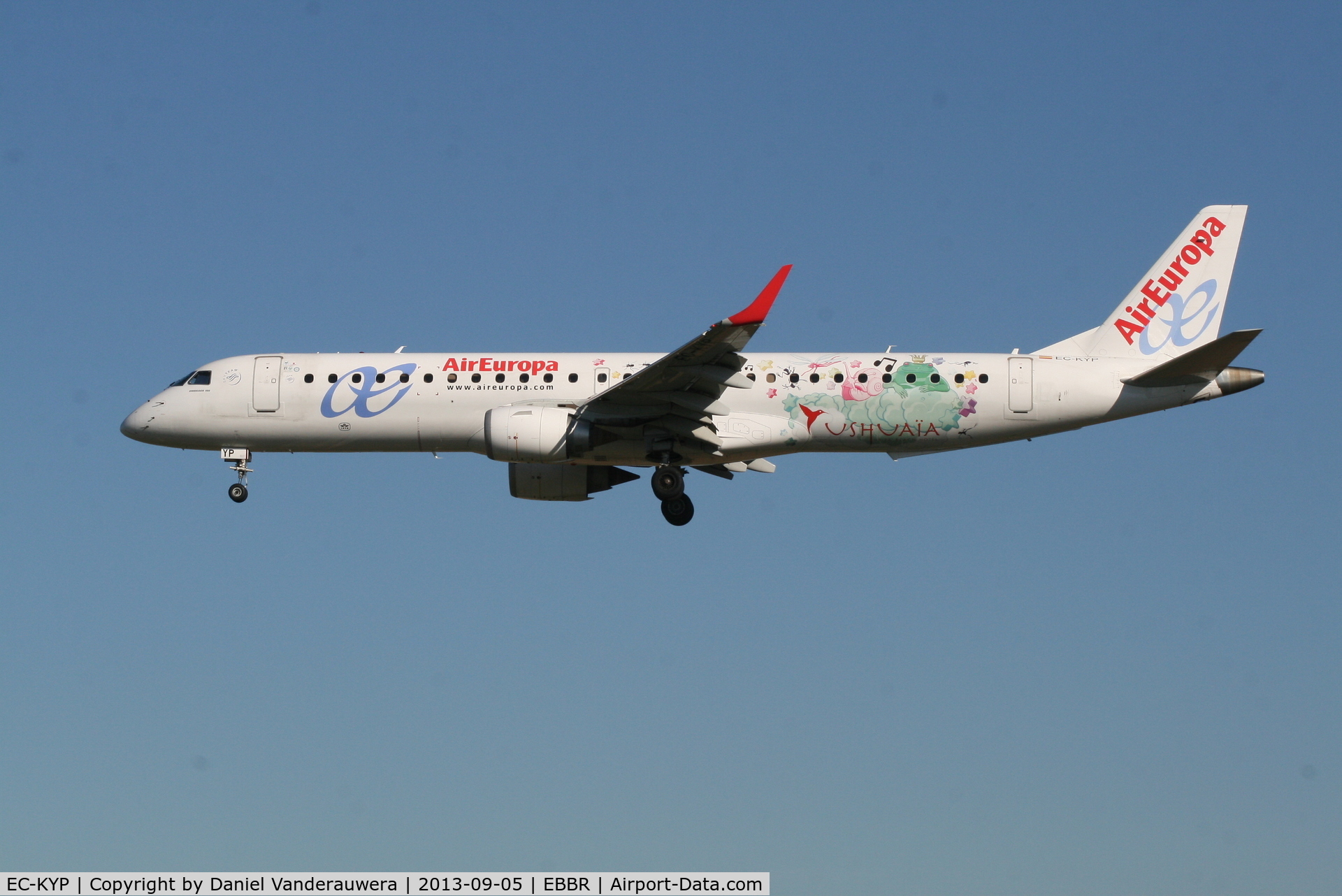 EC-KYP, 2010 Embraer 195LR (ERJ-190-200LR) C/N 19000281, Arrival of flight UX1171 to RWY 25L