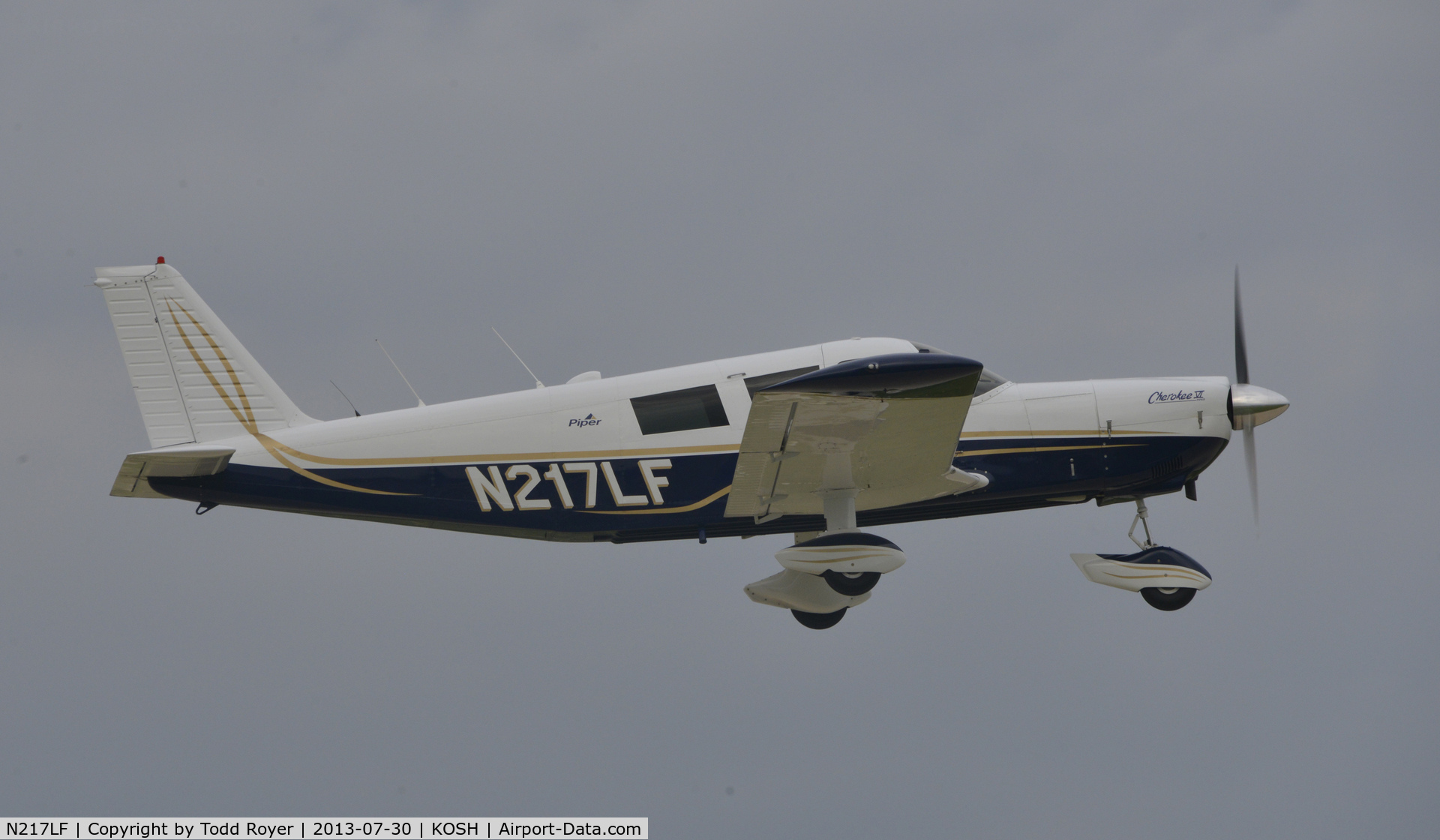 N217LF, 1969 Piper PA-32-260 Cherokee Six C/N 32-1157, Airventure 2013